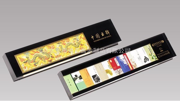 S形軟燈條,讓亞克力展架有更多展示的機(jī)會(huì)